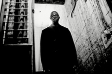 Ghostpoet si naplánoval koncert v Lucerna Music Baru